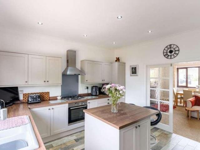 5 bed house for sale