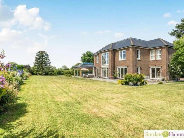 5 bed house for sale