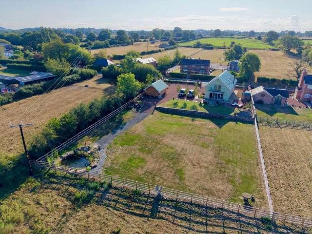 5 bed house for sale