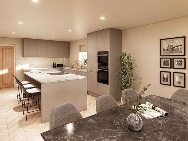 5 bed house for sale