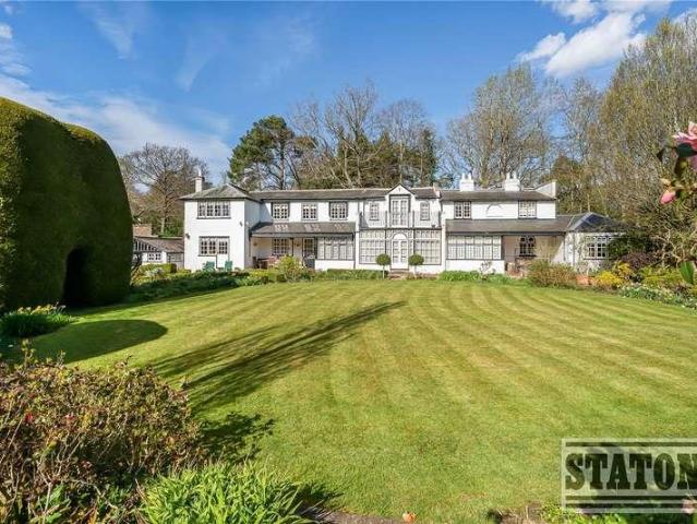 5 bed house for sale