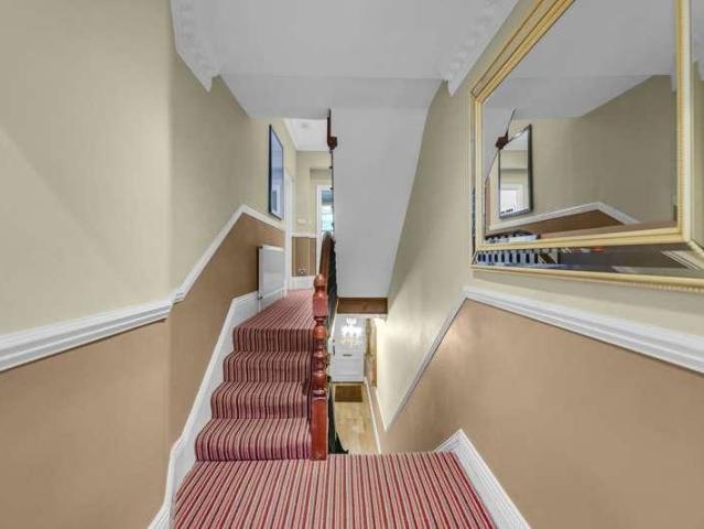5 bed house for sale