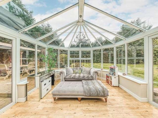 5 bed house for sale