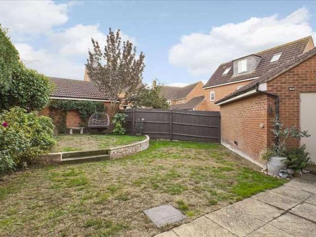 5 bed house for sale