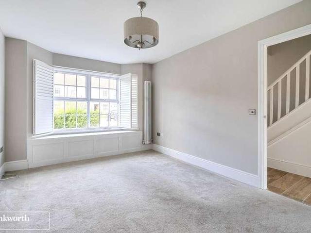 5 bed house for sale