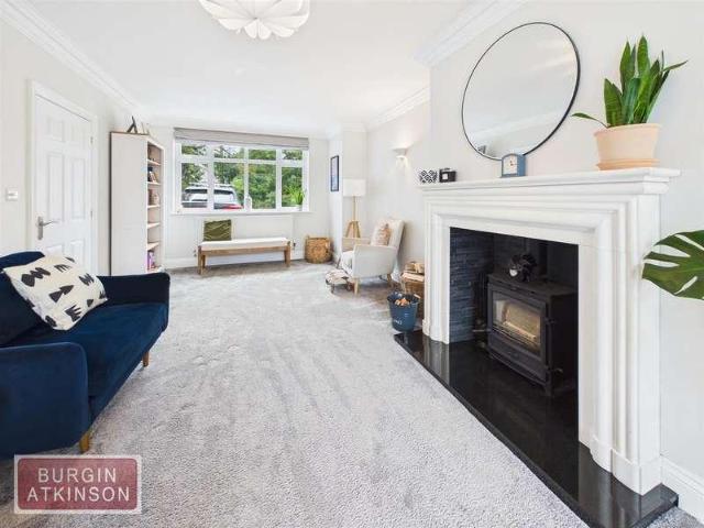 5 bed house for sale