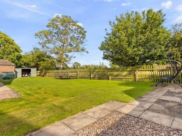 5 bed house for sale