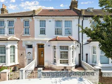 5 bed house for sale