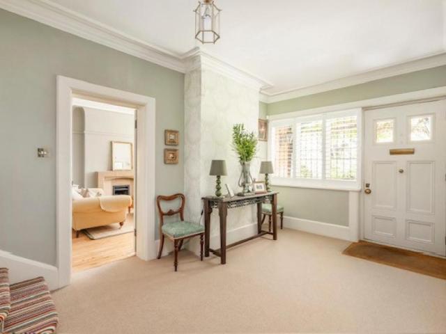 5 bed house for sale