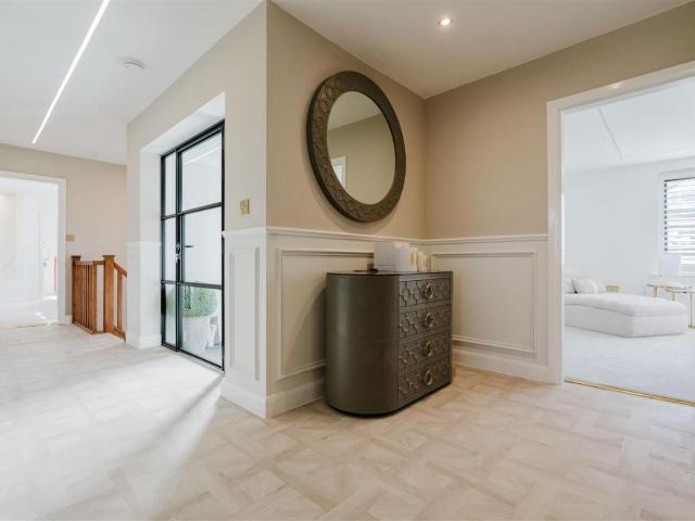 5 bed house for sale