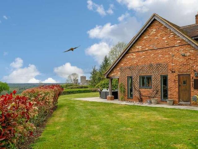 5 bed house for sale