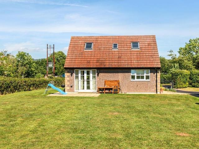 5 bed house for sale