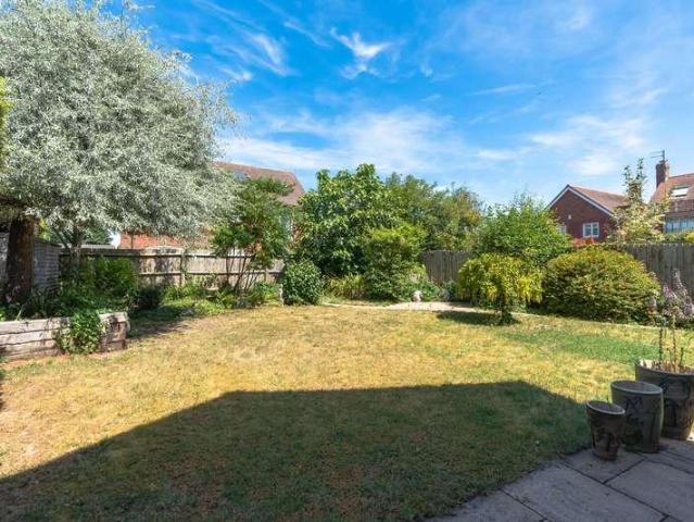 5 bed house for sale