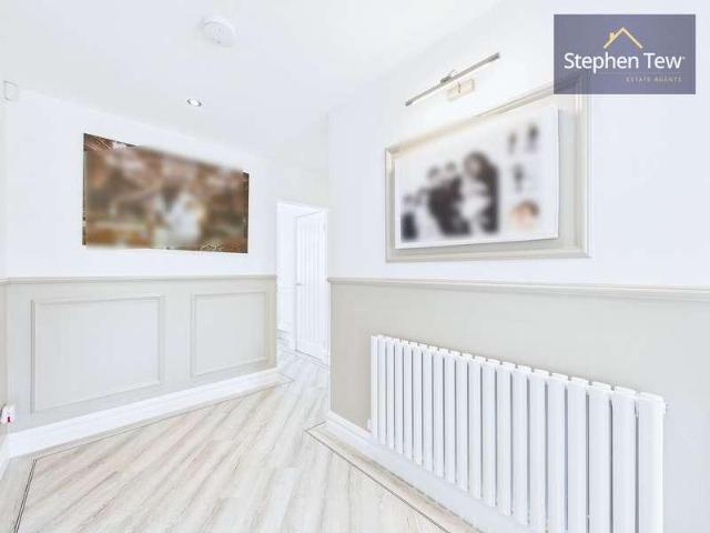 5 bed house for sale