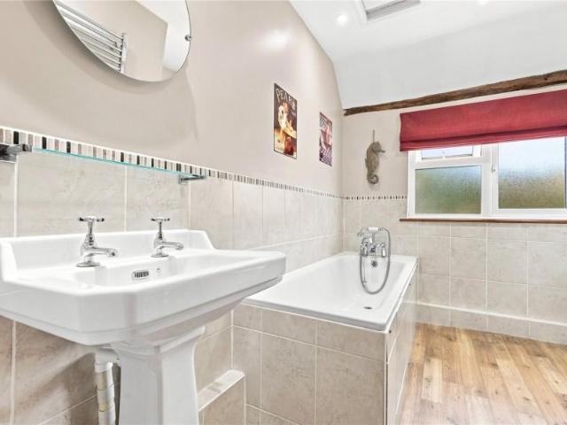 5 bed house for sale