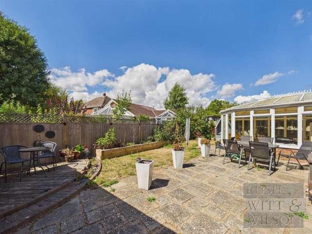 5 bed house for sale