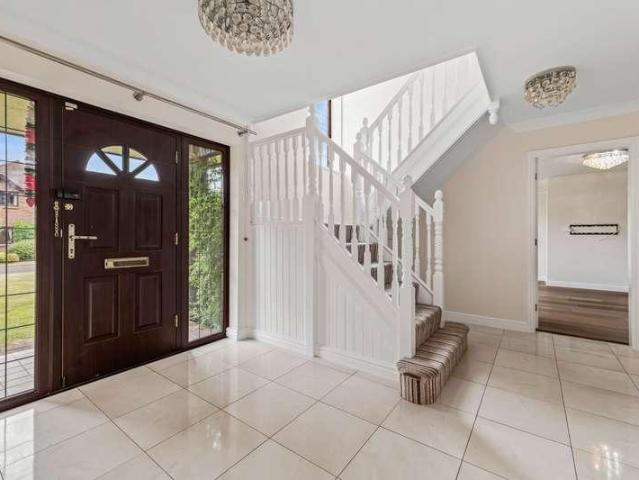 5 bed house for sale