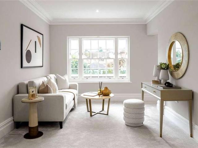 5 bed house for sale