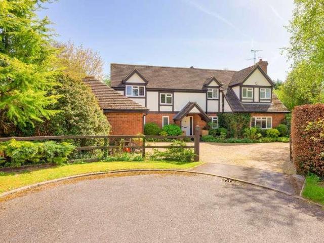 5 bed house for sale