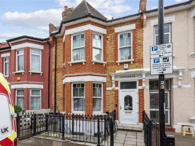 5 bed house for sale
