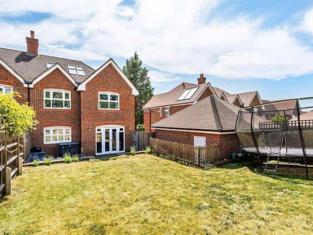5 bed house for sale