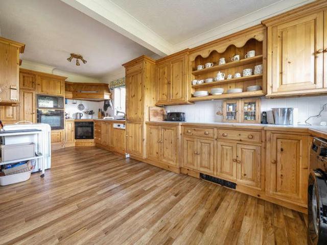 5 bed house for sale
