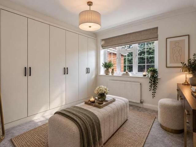 5 bed house for sale