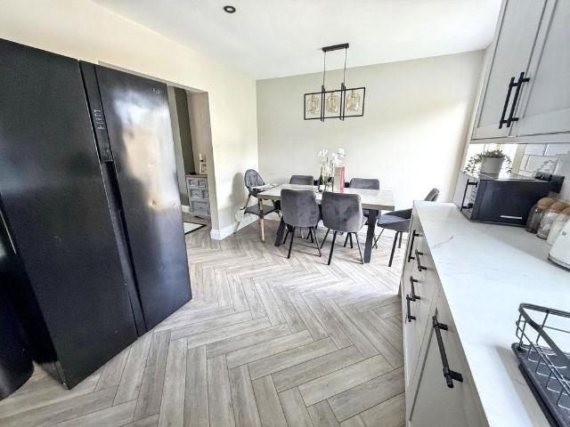 5 bed house for sale