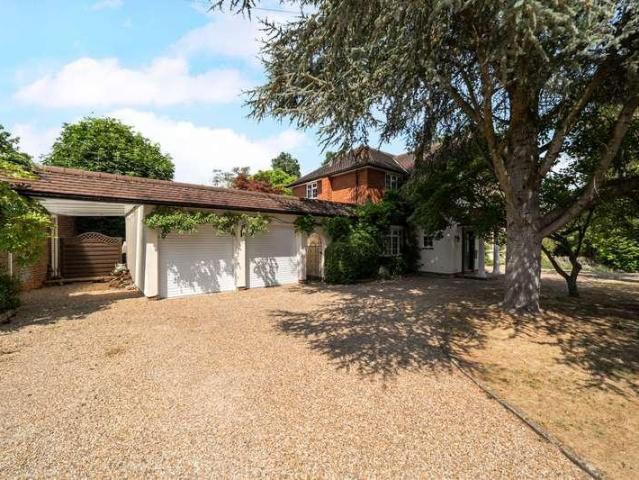 5 bed house for sale