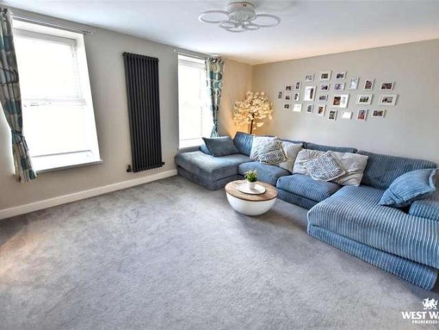 5 bed house for sale