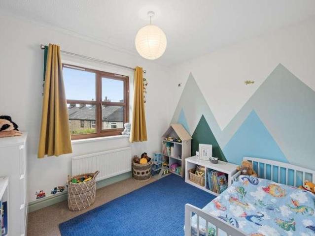 5 bed house for sale