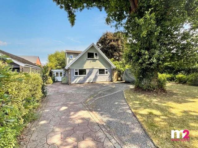 5 bed house for sale