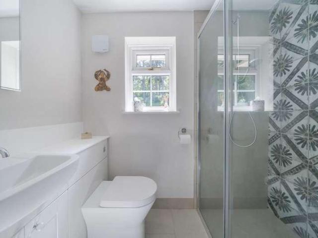 5 bed house for sale