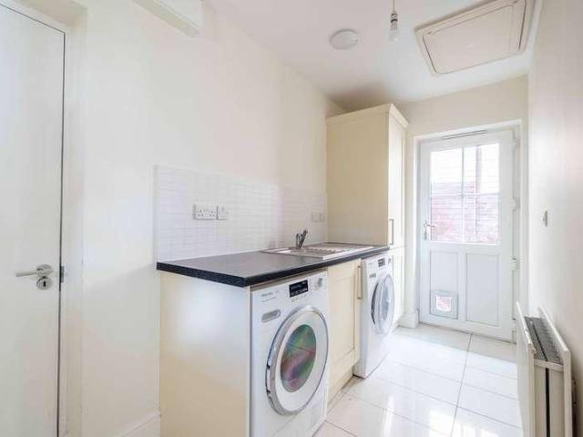 5 bed house for sale