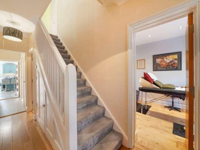 5 bed house for sale