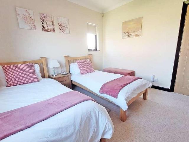 5 bed house for sale
