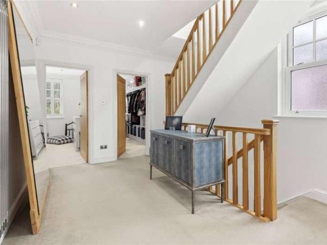 5 bed house for sale
