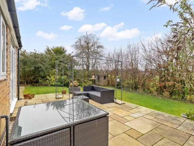 5 bed house for sale