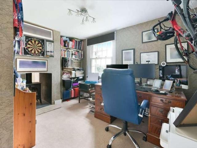 5 bed house for sale