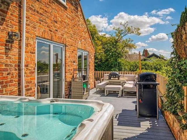 5 bed house for sale