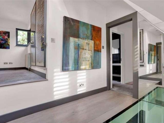 5 bed house for sale