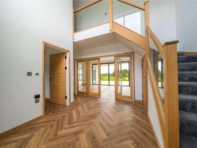 5 bed house for sale