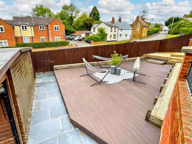 5 bed house for sale
