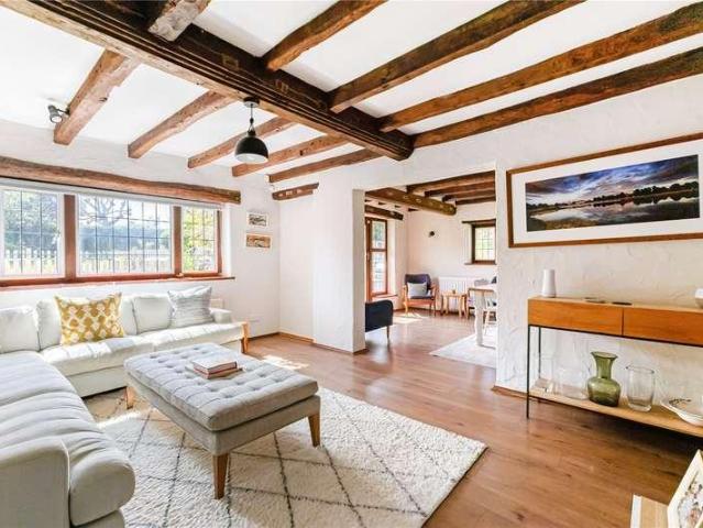 5 bed house for sale
