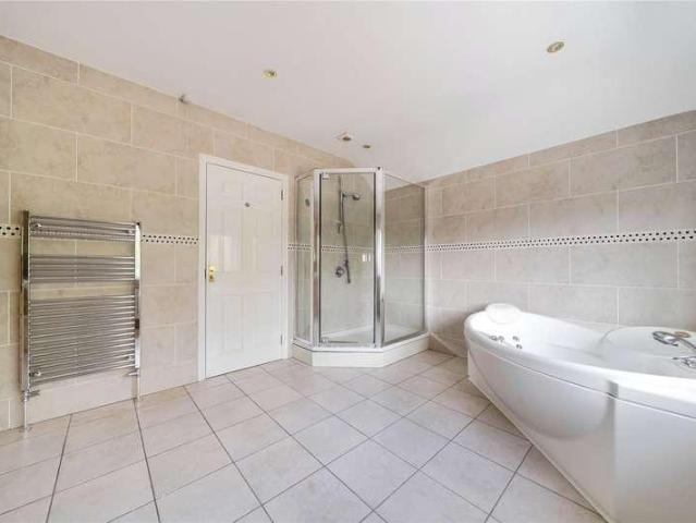 5 bed house for sale