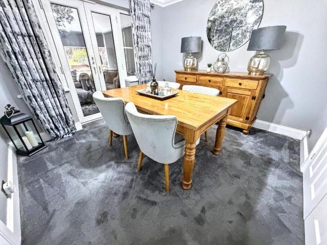 5 bed house for sale