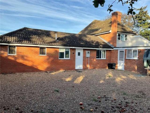 5 bed house for sale