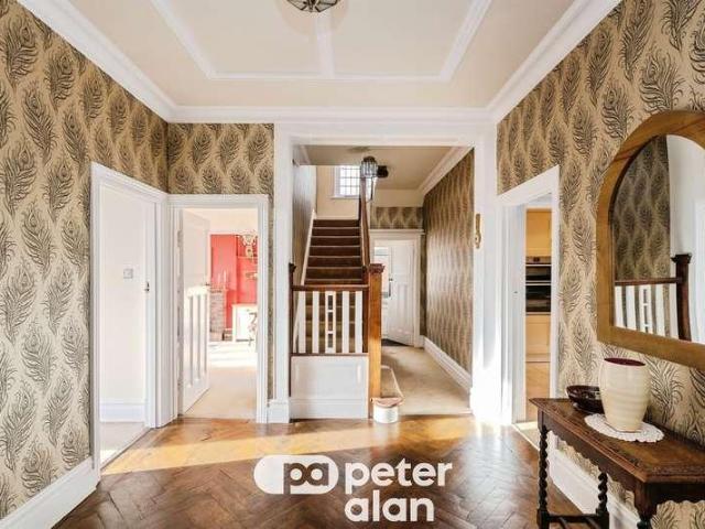 5 bed house for sale