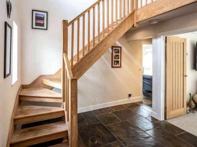 5 bed house for sale