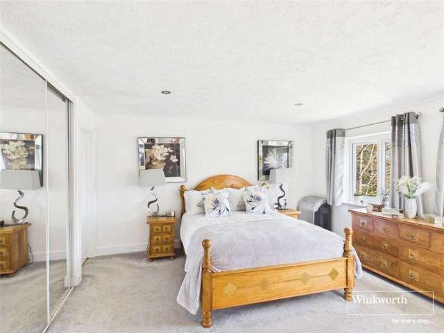 5 bed house for sale